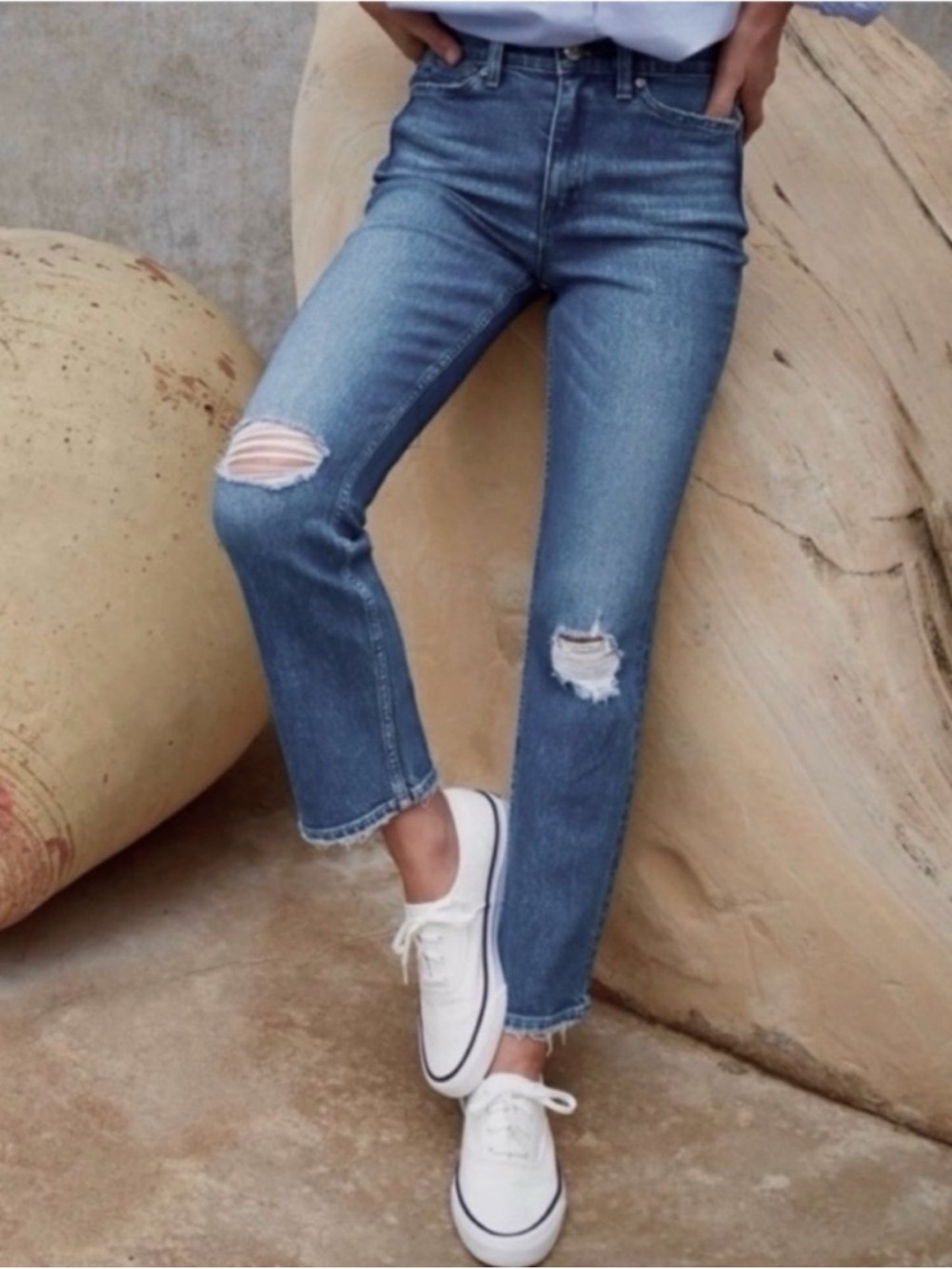 AYR Women’s The Yes Yes Yes Straight Leg Distressed Knee Jeans Size 26